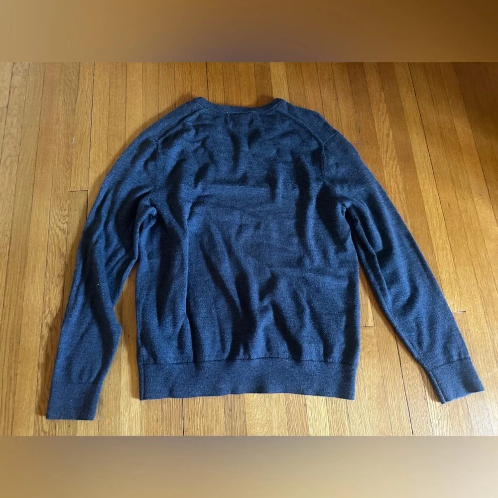 Banana Republic Baruffa Mens Charcoal Merino Wool V- Neck Sweater, Size L